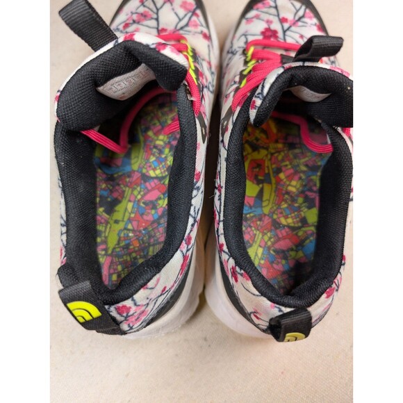 Women's The North Face Spreva Tokyo Cherry Blossom Print Black Size 7 Sneaker - Picture 11 of 12